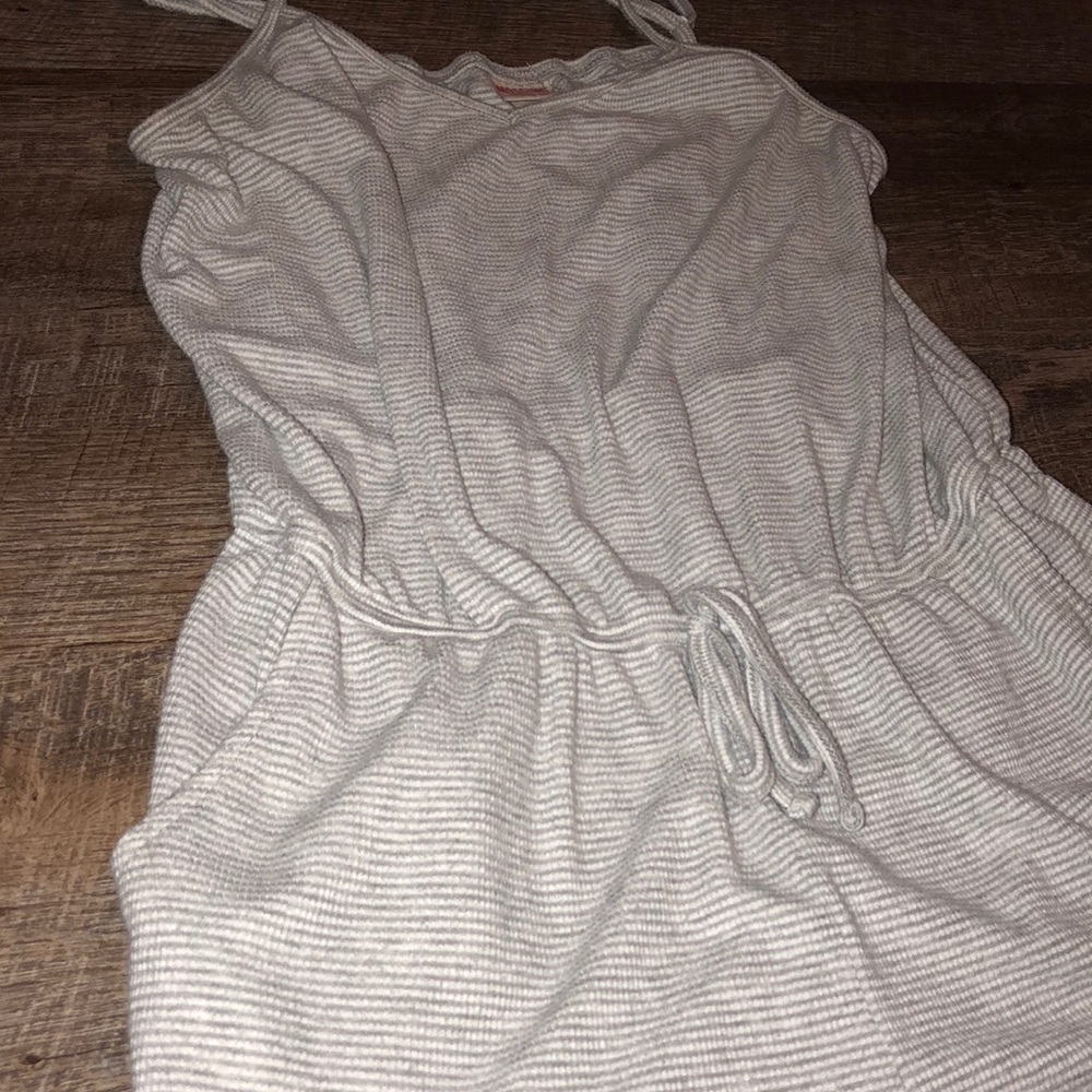 Romper - Picture 2 of 3